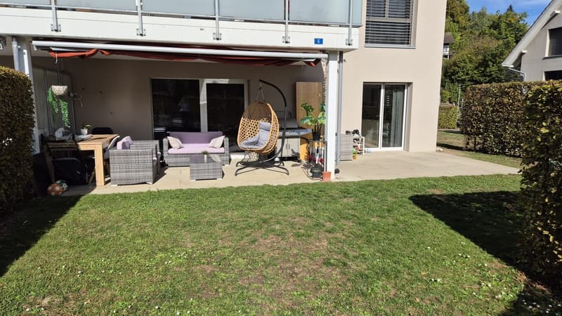 Nachmieter gesucht per 01.12.2026 : Grosse 4.5-Zi-Wohnung (105 m²) mit Riesen-Garten & Tiefgaragenplatz inkl.! (2)
