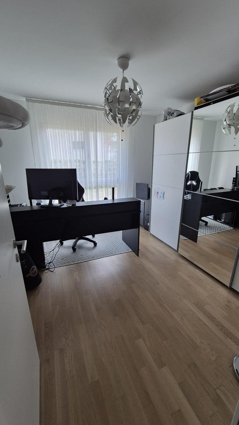 Nachmieter gesucht per 01.12.2026 : Grosse 4.5-Zi-Wohnung (105 m²) mit Riesen-Garten & Tiefgaragenplatz inkl.! (7)