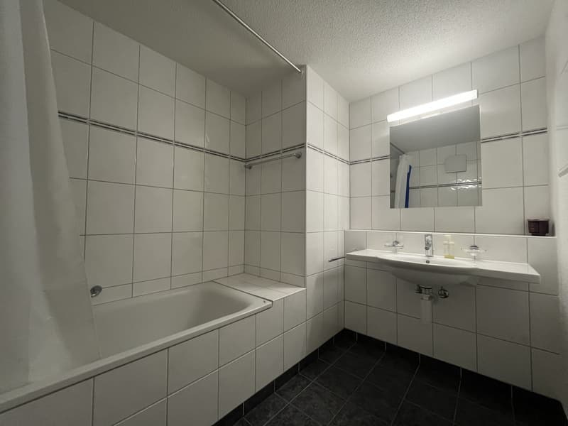 2,5-Zimmer-Wohnung in Niederglatt mit grossem Balkon (7)