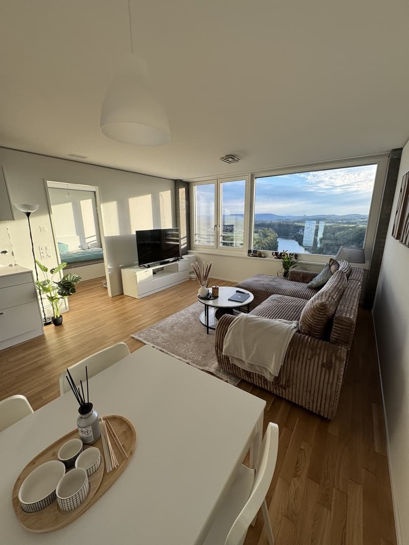 Traumhafte 2.5-Zimmer-Wohnung im 11. Stock mit direktem Rheinfallblick (2)