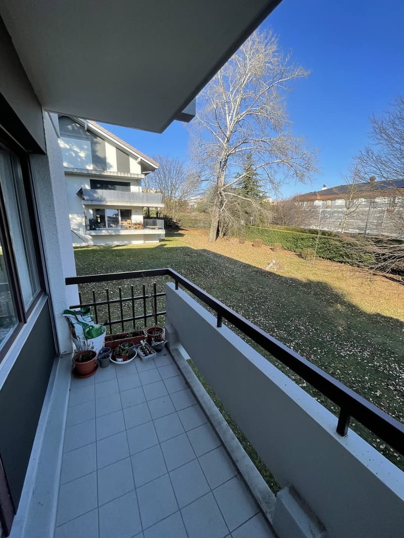 Jolie chambre avec balcon en colocation à St-Sulpice (FILLES) (3)