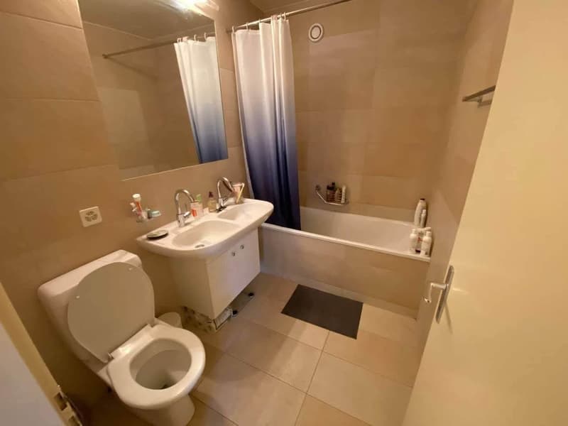 Jolie chambre avec balcon en colocation à St-Sulpice (FILLES) (9)
