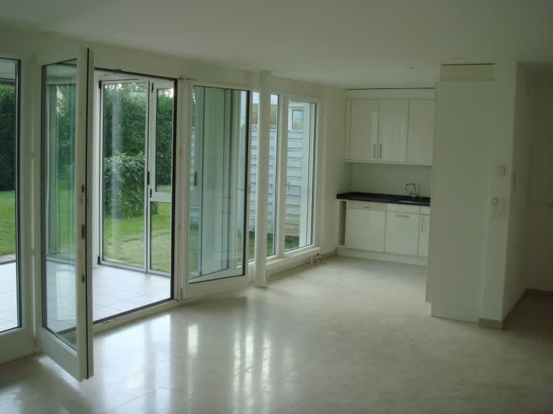 Helle und grosszügige 3.5-Zimmer-Gartenwohnung im Zentrum von Meilen (3)