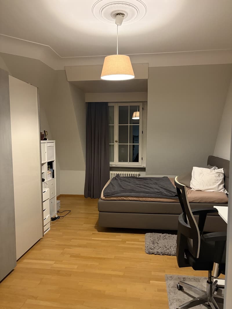 Grosszügiges WG-Zimmer am Zürichsee (1)