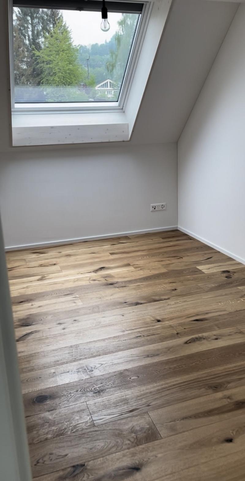 3.5-Zimmer-Dachwohnung mit Charme direkt am Bhf. Steinmaur (1)