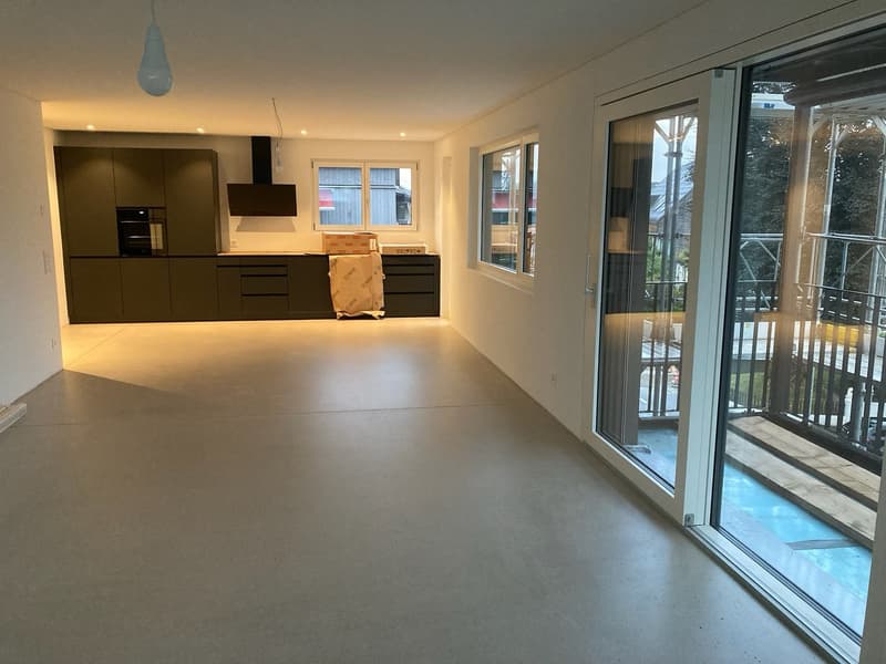 Modern 3.5-Room Apartment with Mountain Views, Balcony & Shared Garden (4)