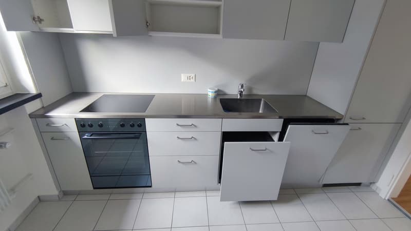 Modernes WG Zimmer in Niederwangen, frisch renoviert 2023 (3)