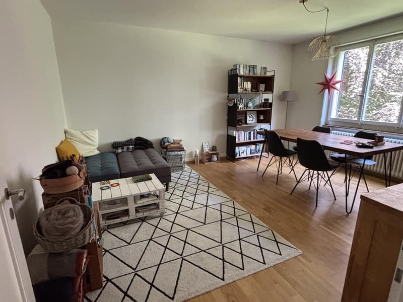 Gemütliche, zentrale 2-Zimmer-Wohnung mit Blick ins Grüne (3)