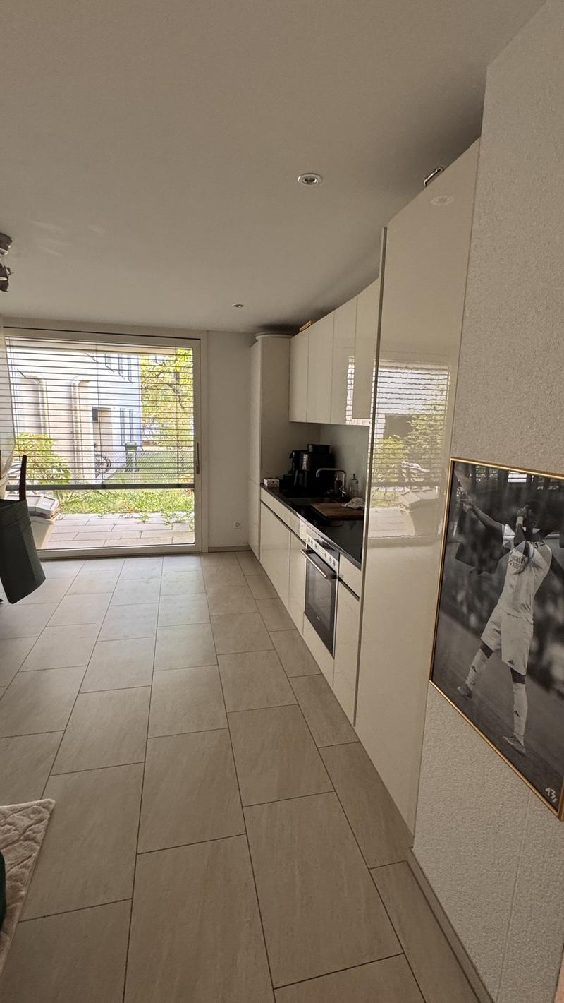 Modern 2.5 Apartment in Zürich Altstetten with Balcony (4)