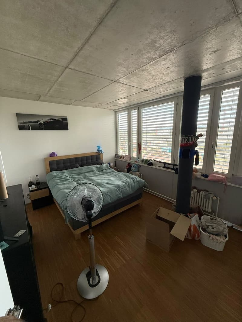 Grosszügige 3.5-Zimmer-Wohnung mit sonnigem Balkon in Regensdorf (7)