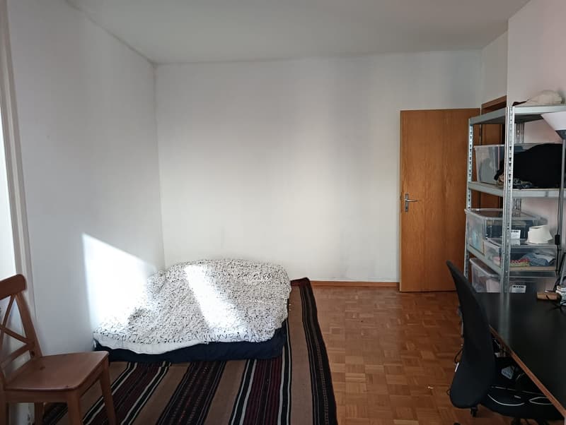 Big room close to the center (2)