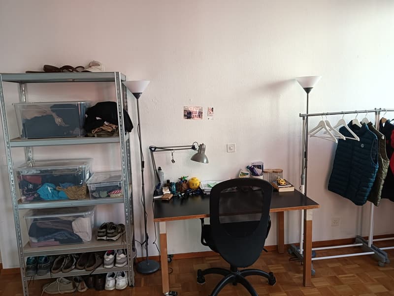 Big room close to the center (3)