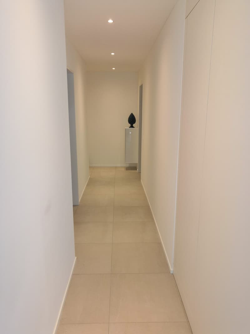 Moderne 2.5-Zimmer-Wohnung im 2. OG mit Balkon und eigenem Waschturm in der Überbauung Gerlis (5)