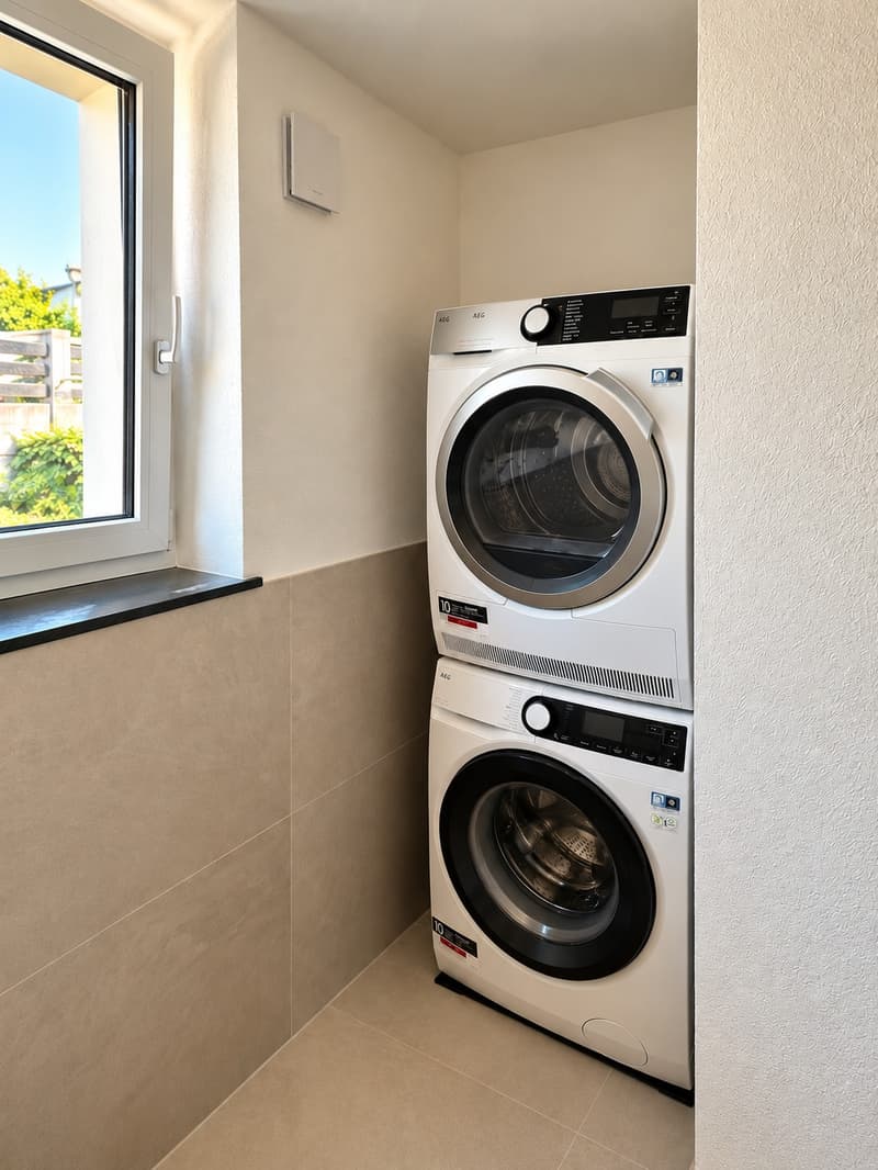 => Neu - Erstbezug neue grosse Wohnungen, sehr grosser Balkon 32m2 (8)