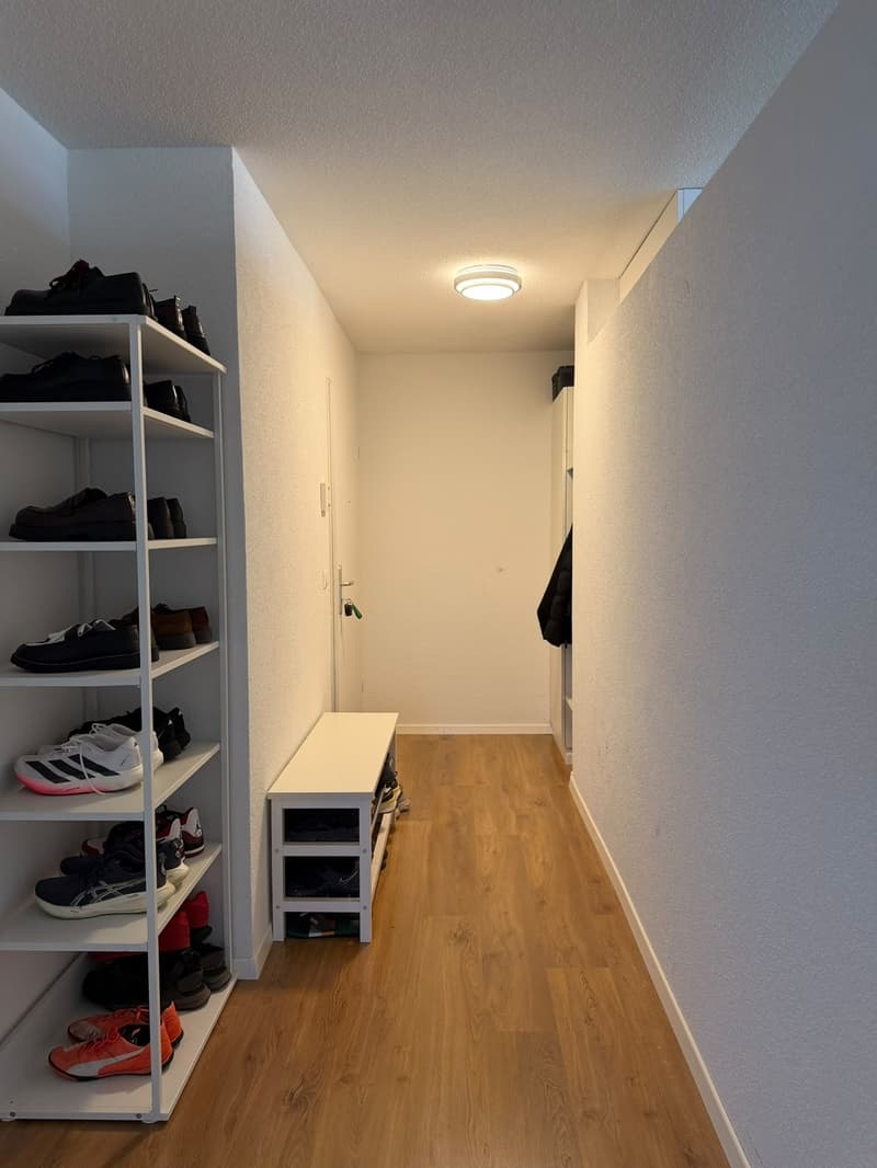 Dein neues Zuhause in Biel: 3.5-Zimmer-Wohnung mit Loggia und eigenem Waschturm (8)