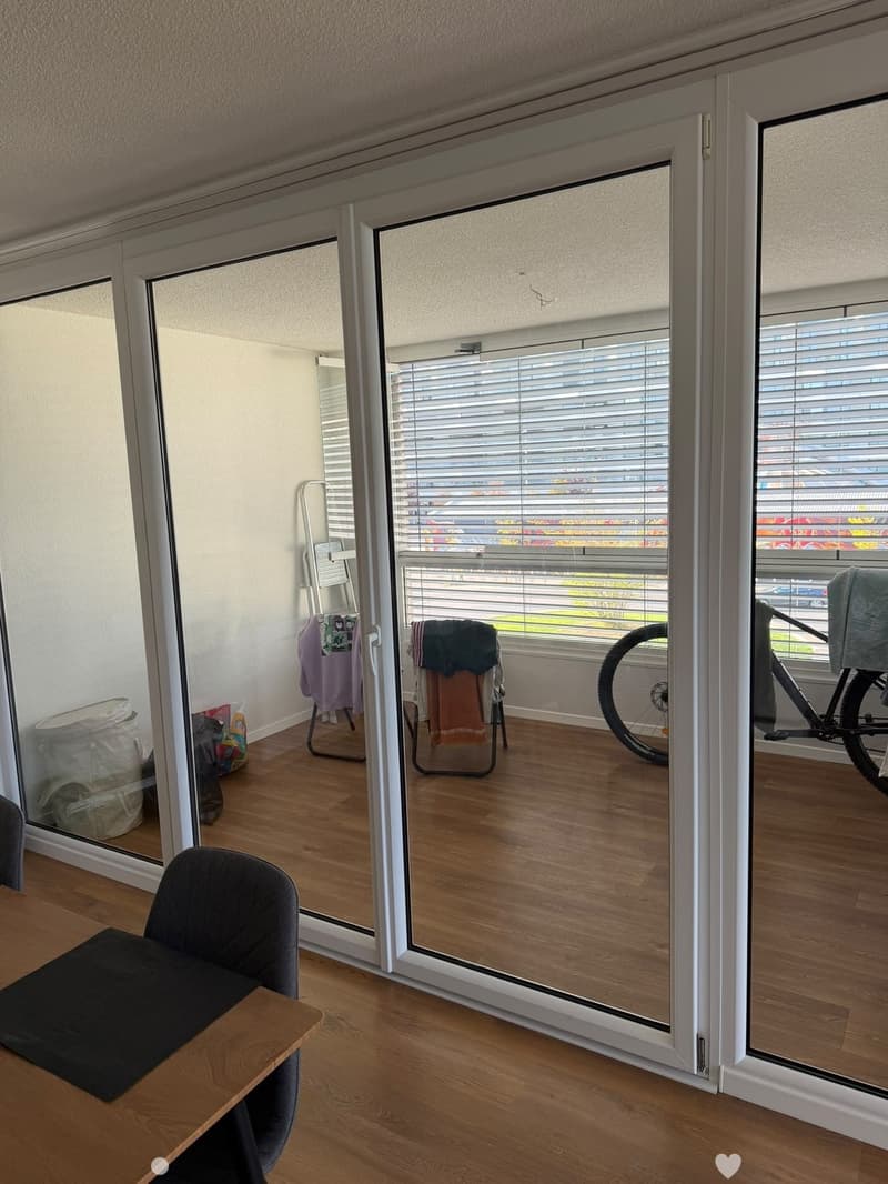 Dein neues Zuhause in Biel: 3.5-Zimmer-Wohnung mit Loggia und eigenem Waschturm (3)