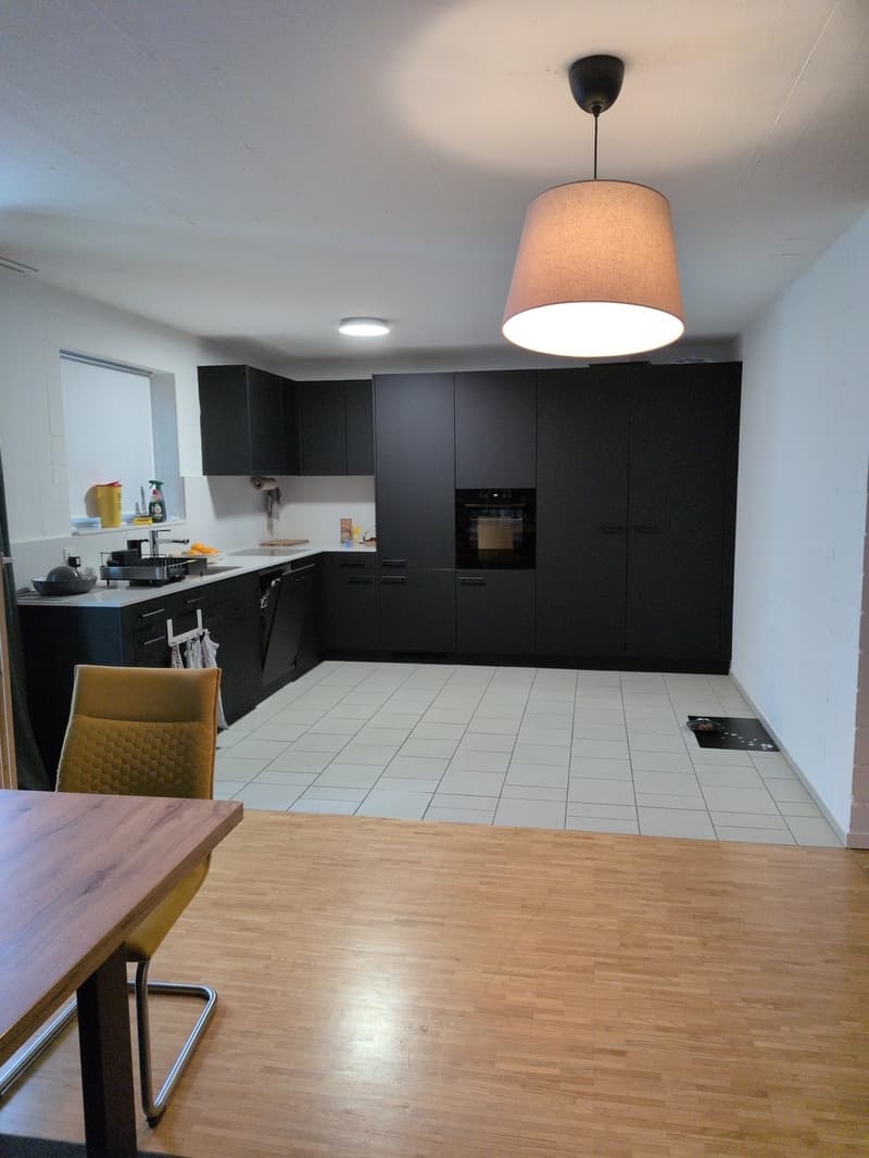 Moderne, grosse 4.5 Zimmer Wohnung in Niederlenz (2)