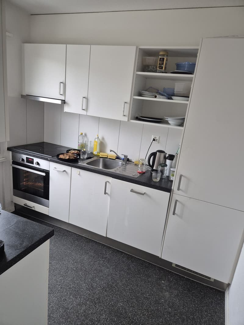 WG-Zimmer in 4-Zimmer-Wohnung zu vermieten (1)