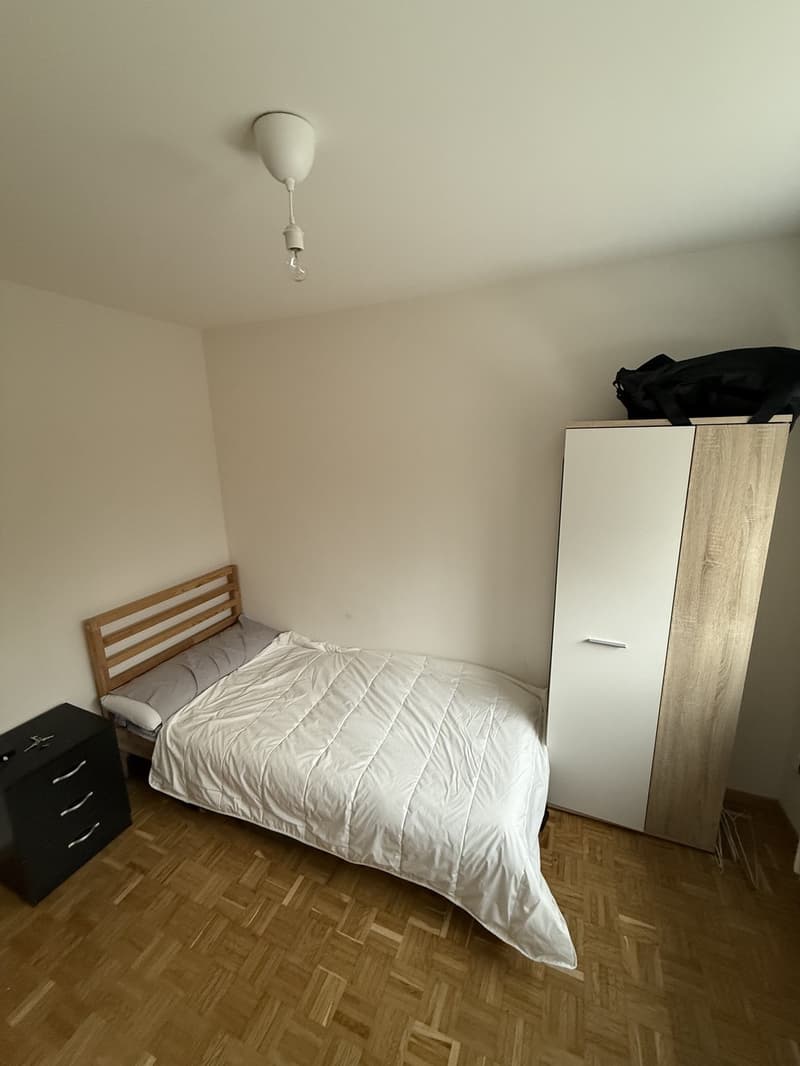 Furnished Room Available in a Shared Apartment | Kirchweg 79, 8102 Oberengstringen (2)