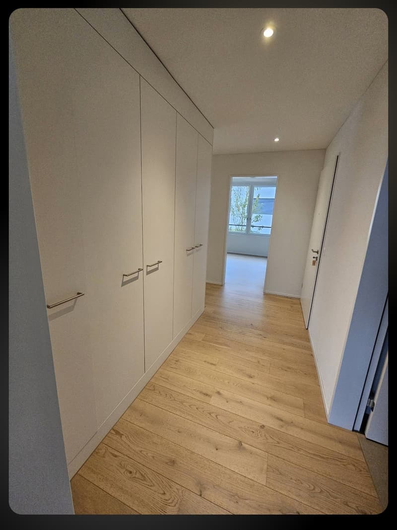 Moderne, helle 3.5-Zimmer-Wohnung mit grosszügigem Balkon (5)