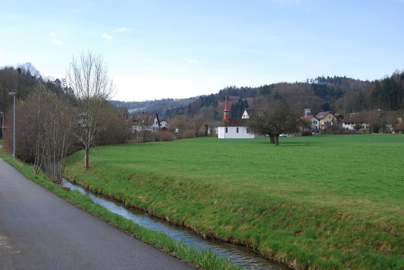 Schöne 4.5-Zimmer-Wohnung mit 2 Balkonen und Blick ins Grüne Fisibach AG (12)