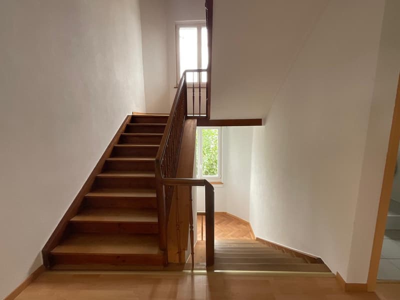 Grosszügige 5.5-Zimmer Maisonette Wohnung mit Seesicht in Bellmund zu vermieten (6)