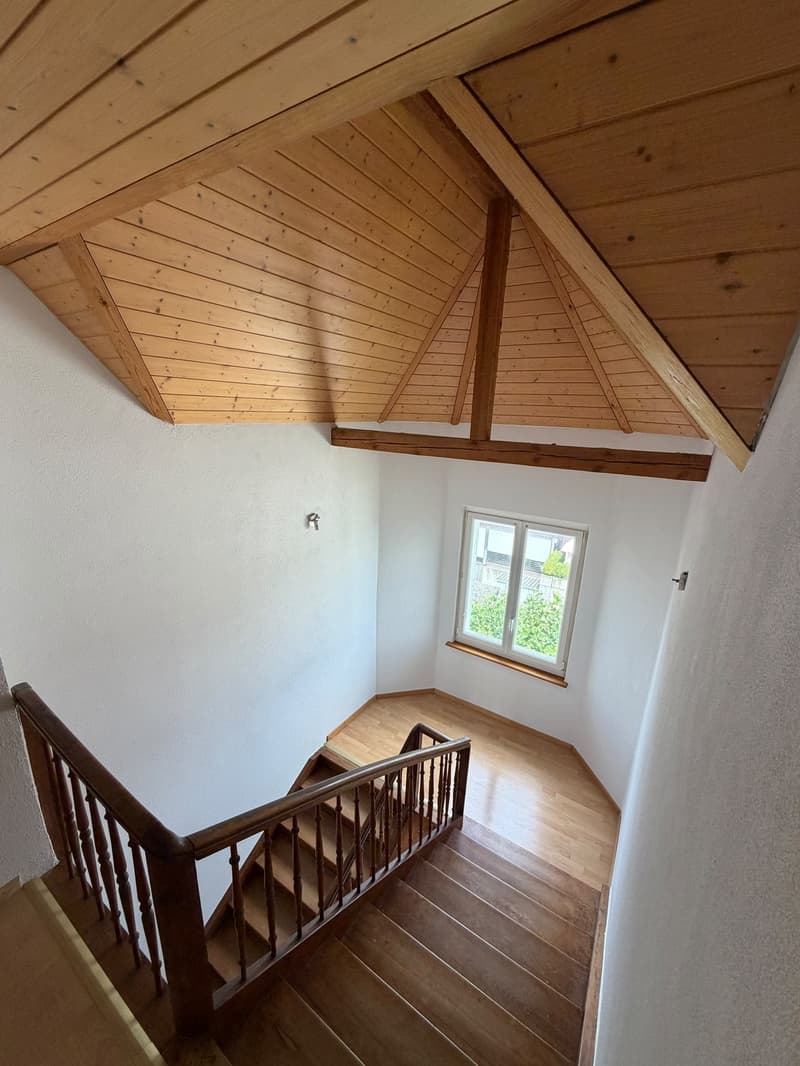 Grosszügige 5.5-Zimmer Maisonette Wohnung mit Seesicht in Bellmund zu vermieten (5)