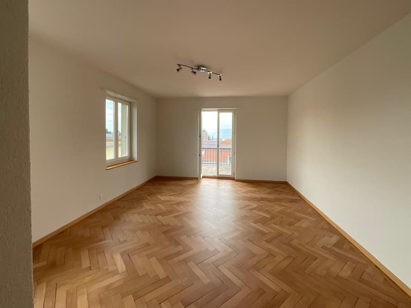 Grosszügige 5.5-Zimmer Maisonette Wohnung mit Seesicht in Bellmund zu vermieten (1)