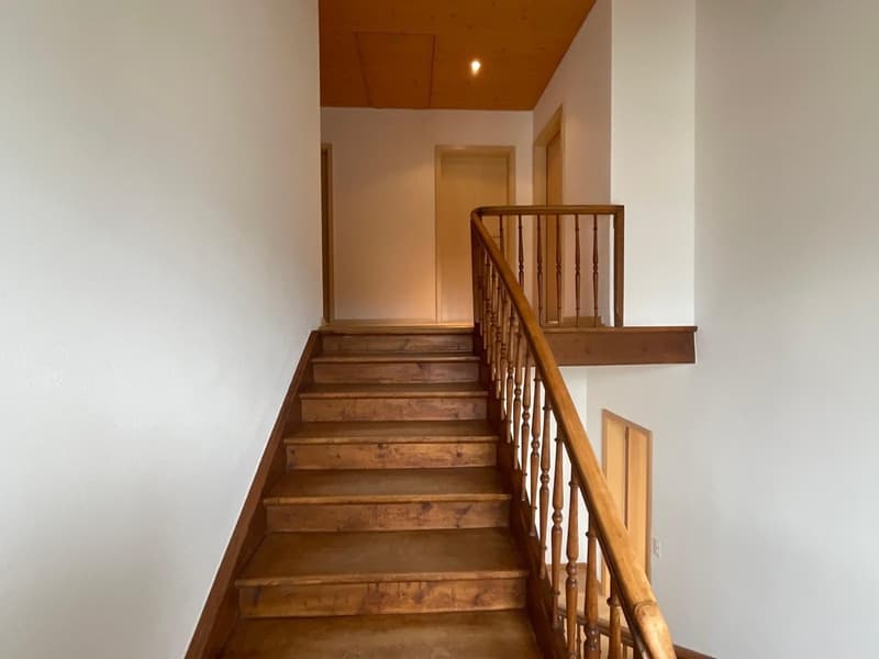 Grosszügige 5.5-Zimmer Maisonette Wohnung mit Seesicht in Bellmund zu vermieten (7)