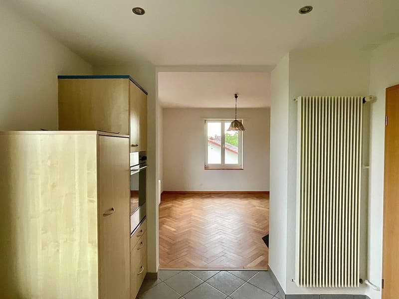 Grosszügige 5.5-Zimmer Maisonette Wohnung mit Seesicht in Bellmund zu vermieten (4)