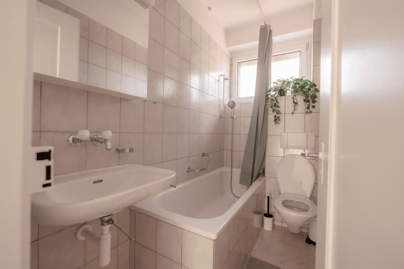 Möblierte 2.5-Zimmer-Wohnung mit Balkon in Liebefeld befristet Dez. 2026 bis Apr. 2027 (4)