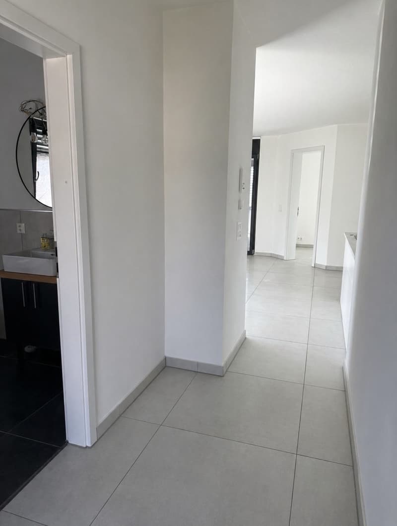 Modern apartment in a prime location (2)