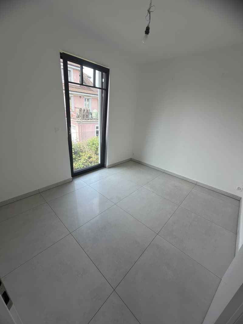 Modern apartment in a prime location (11)