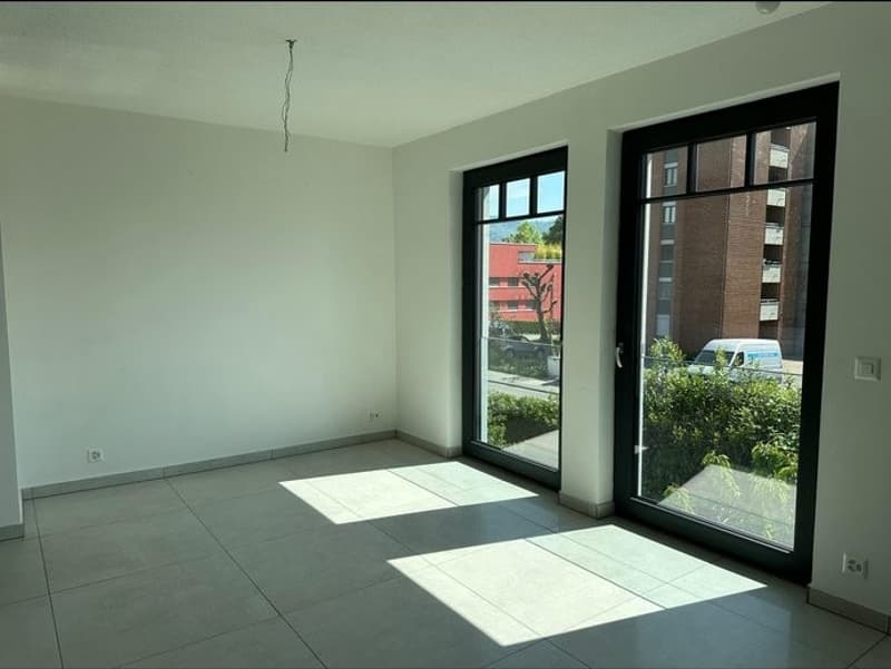 Modern apartment in a prime location (8)