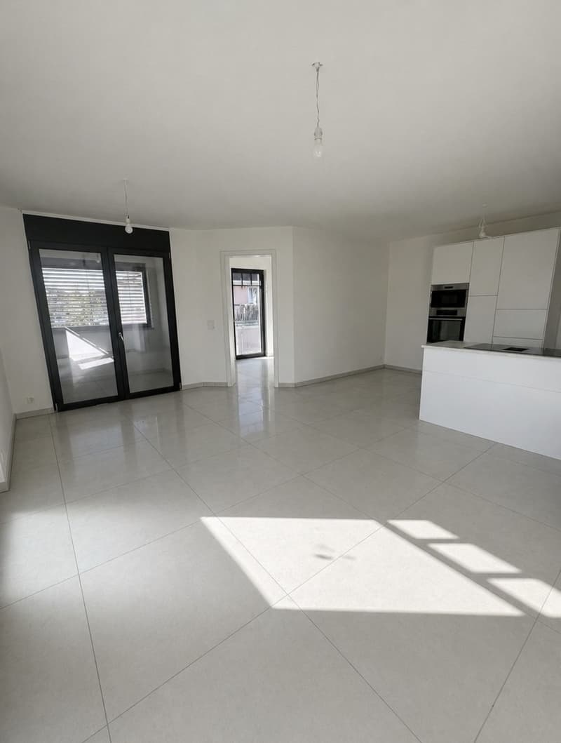 Modern apartment in a prime location (3)