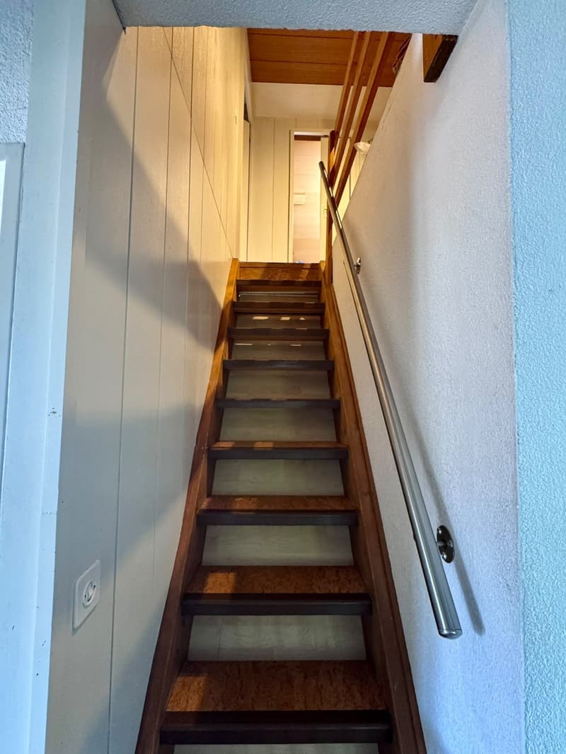 Schöne 4,5-Zimmer-Wohnung mit Balkon, Terrasse und privatem Garten in Udligenswil (5)