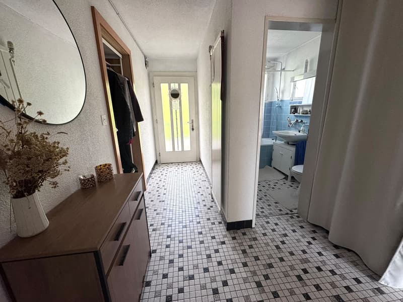 Schöne 4,5-Zimmer-Wohnung mit Balkon, Terrasse und privatem Garten in Udligenswil (3)