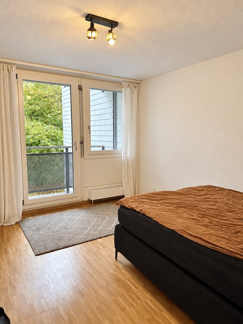 Helle 2.5-Zimmer-Wohnung mit 2 Balkonen in Zürich-Leimbach (5)
