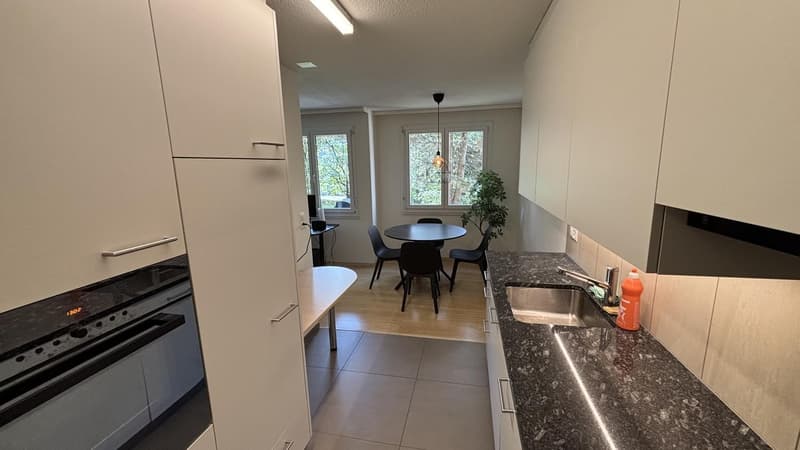 Gemütliche 2.5-Zimmer-Wohnung mit privatem Gartensitzplatz und Rasen in Samstagern (8)