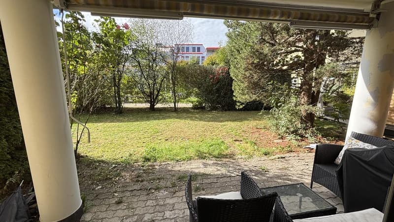 Gemütliche 2.5-Zimmer-Wohnung mit privatem Gartensitzplatz und Rasen in Samstagern (10)