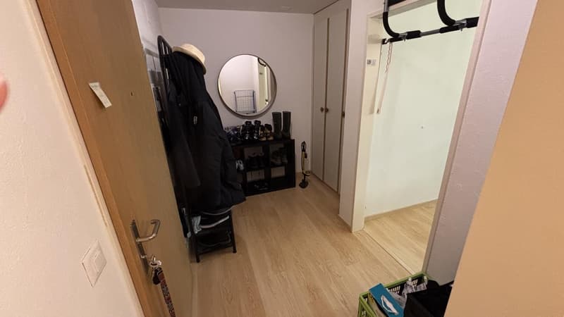 Gemütliche 2.5-Zimmer-Wohnung mit privatem Gartensitzplatz und Rasen in Samstagern (2)