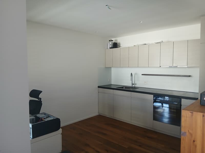 Nachmieter gesucht! Helle Neubauwohnung mit grossem Balkon (4)