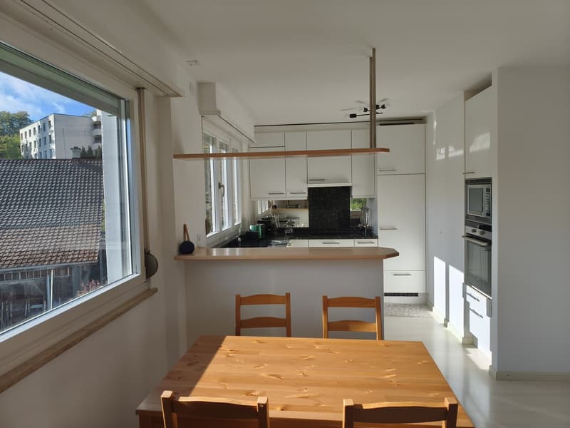 Bright 3.5-Room Apartment with Balcony in Adliswil (3)