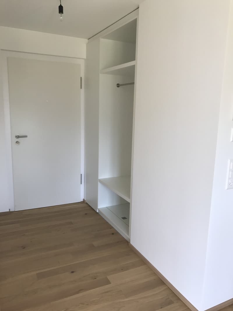 Nachmieter gesucht für eine schöne helle Wohnung in der Gemeinde Laax. (6)