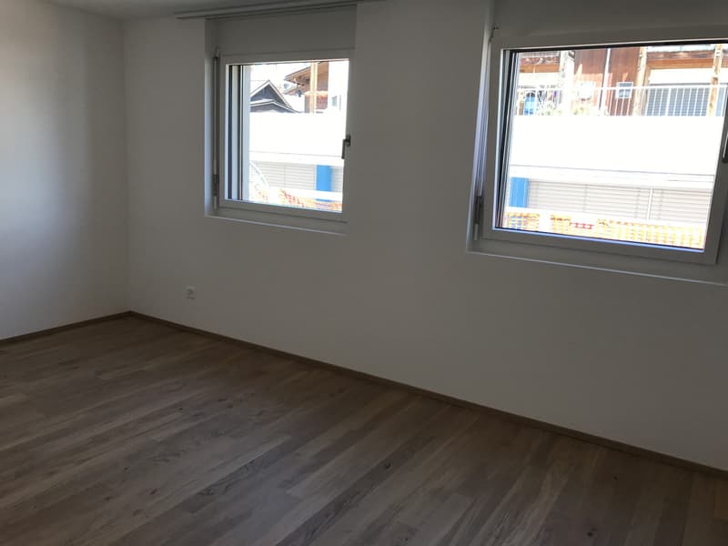Nachmieter gesucht für eine schöne helle Wohnung in der Gemeinde Laax. (10)