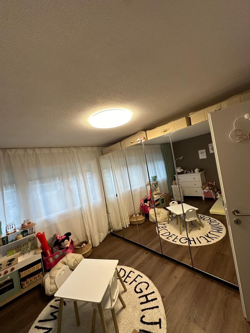 Grosszügige 4.5-Zimmer-Maisonette mit 2 Balkonen in Wangen bei Dübendorf (7)