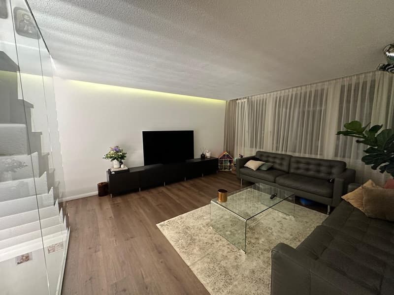 Grosszügige 4.5-Zimmer-Maisonette mit 2 Balkonen in Wangen bei Dübendorf (4)