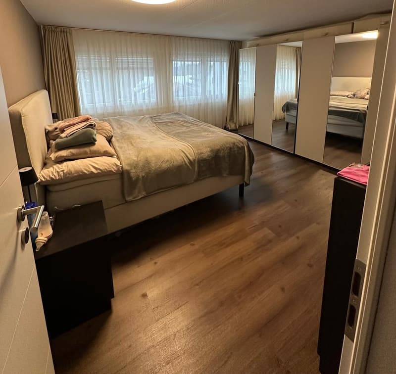 Grosszügige 4.5-Zimmer-Maisonette mit 2 Balkonen in Wangen bei Dübendorf (8)
