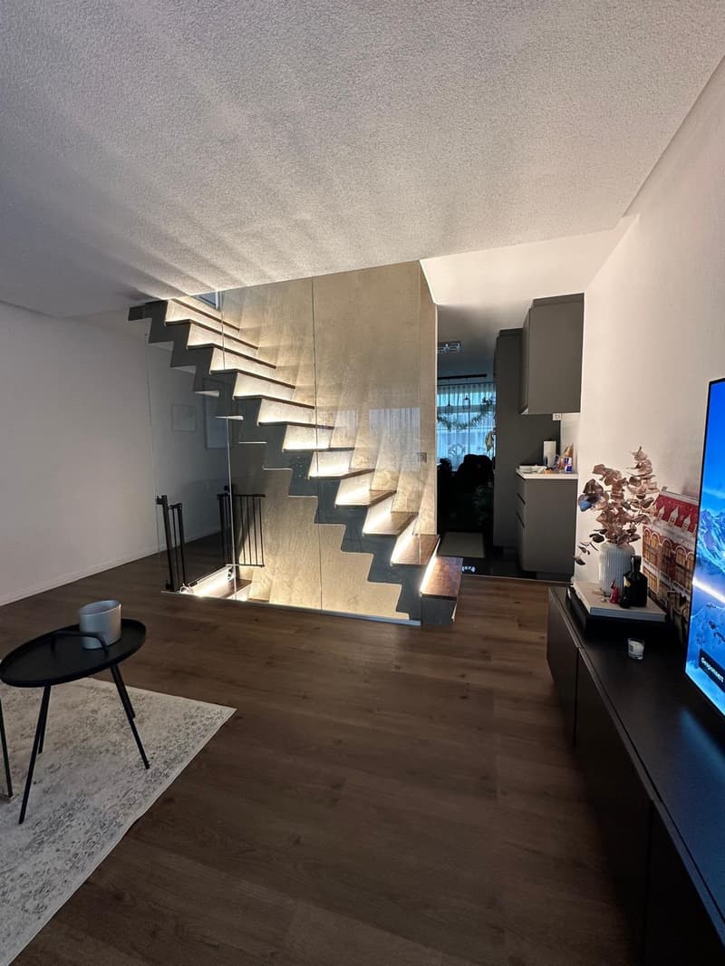 Grosszügige 4.5-Zimmer-Maisonette mit 2 Balkonen in Wangen bei Dübendorf (1)