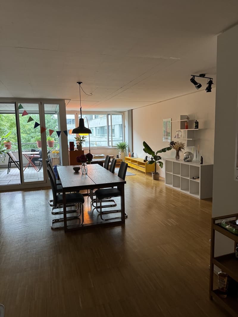 WG-Zimmer im Maaghof mit Büsi (3)